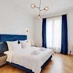 3Br Georges V Champs Elysee
