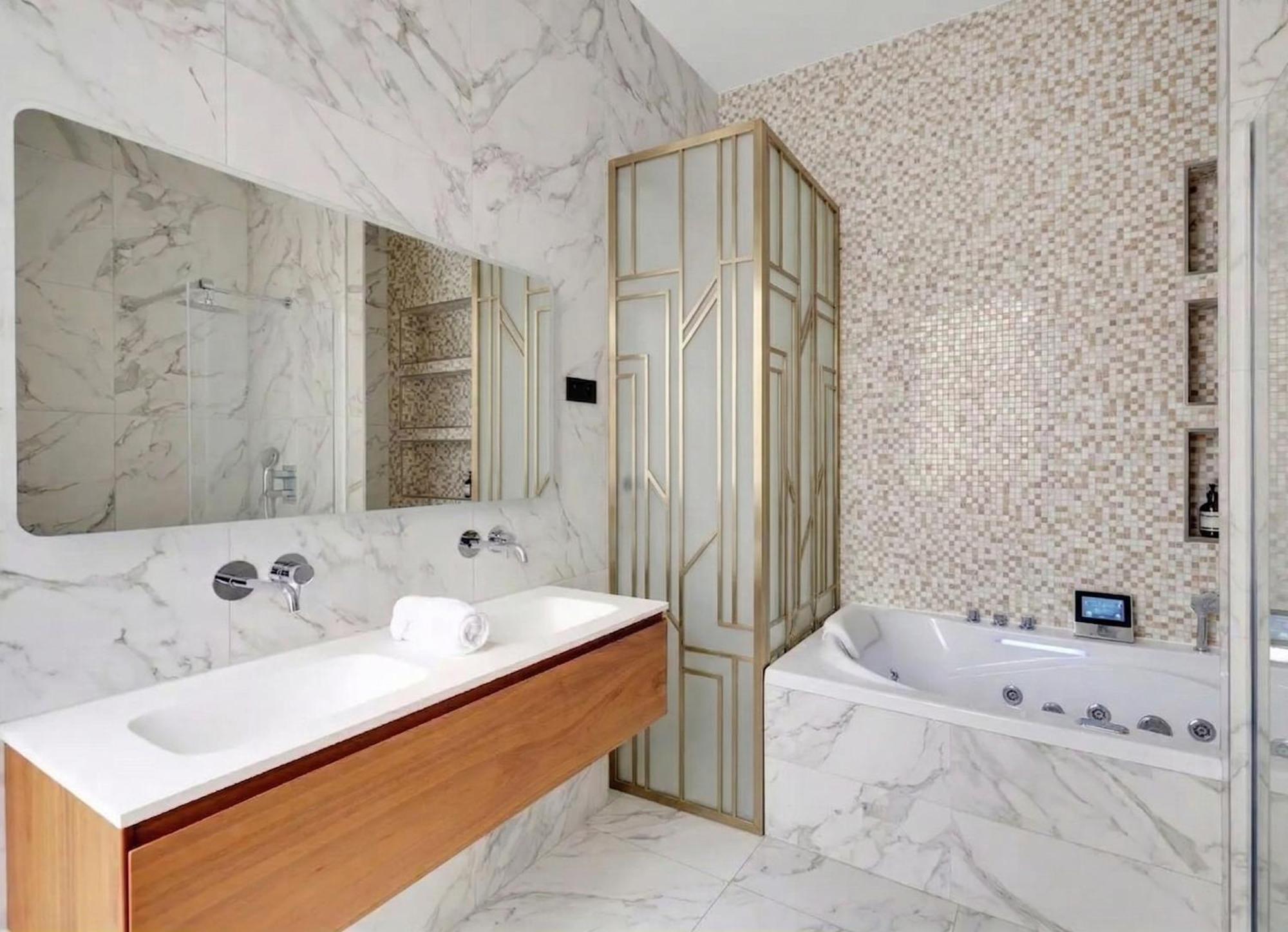 3br Georges V Champs Elysee Apartment Paris